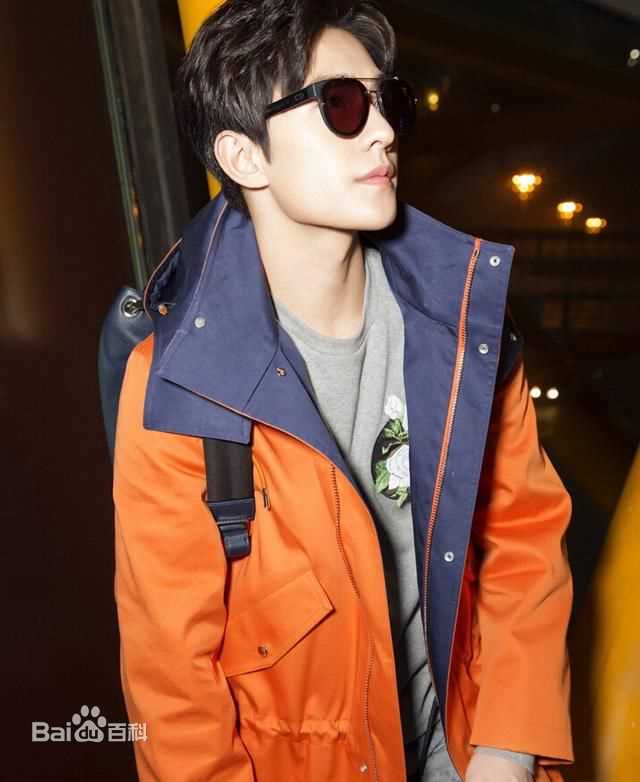 吴念真(Wen-ching Wu)2016巴黎男装周性感图片图集