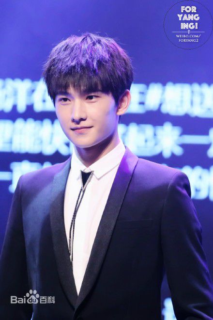 吴念真(Wen-ching Wu)”杨洋在，超自在“2015生日粉丝见面会壁纸壁纸