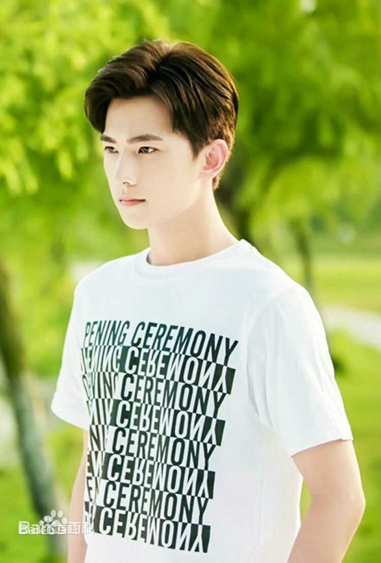 吴念真(Wen-ching Wu)在《旋风少女》饰演若白中的