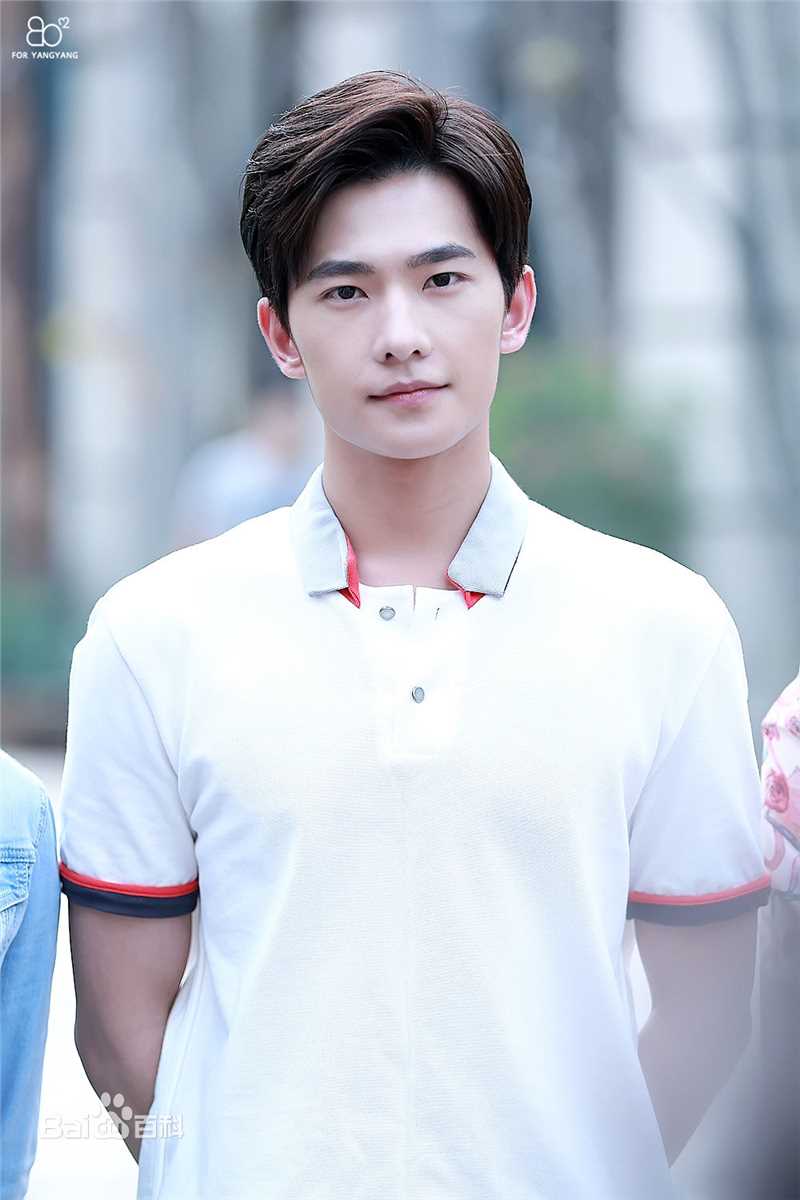 吴念真(Wen-ching Wu)在《旋风少女》饰演若白中的