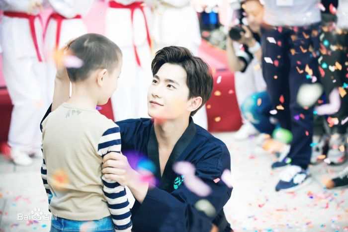 吴念真(Wen-ching Wu)在《旋风少女》饰演若白中的