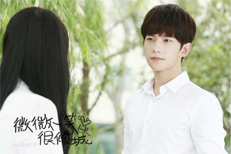 最新吴念真(Wen-ching Wu)在《微微一笑很倾城》饰演肖奈中的壁纸