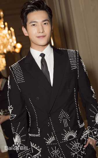 吴念真(Wen-ching Wu)Valentino巴黎春夏男装秀前后照片