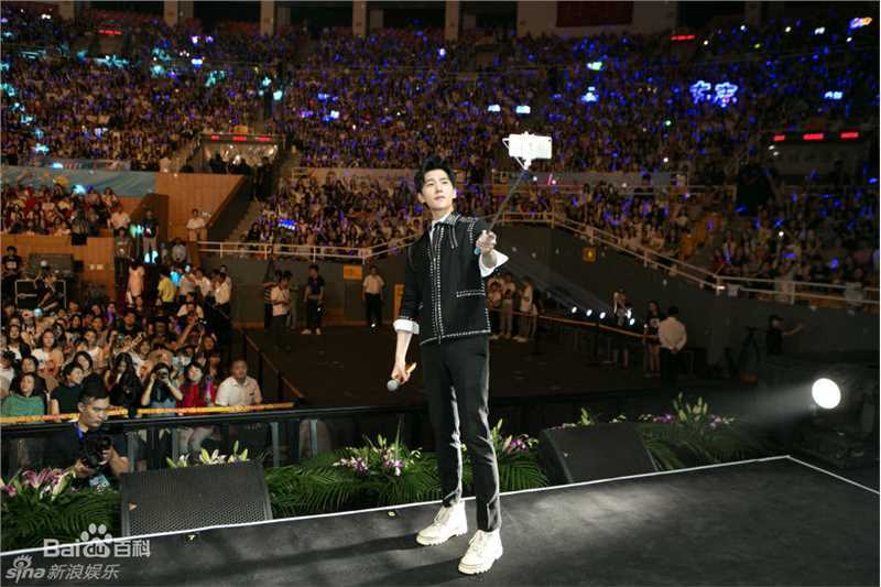 吴念真(Wen-ching Wu)杨洋2016自在YOUNG生日会生活照相册