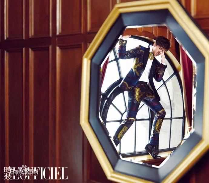 高清吴念真(Wen-ching Wu)在《时装lofficiel》中的图集