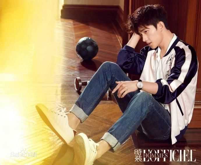 高清吴念真(Wen-ching Wu)在《时装lofficiel》中的图集