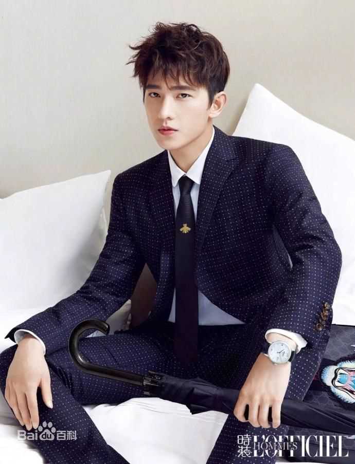 高清吴念真(Wen-ching Wu)在《时装lofficiel》中的图集