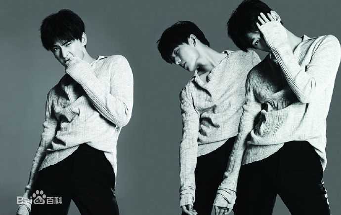 高清吴念真(Wen-ching Wu)在《时装lofficiel》中的图集