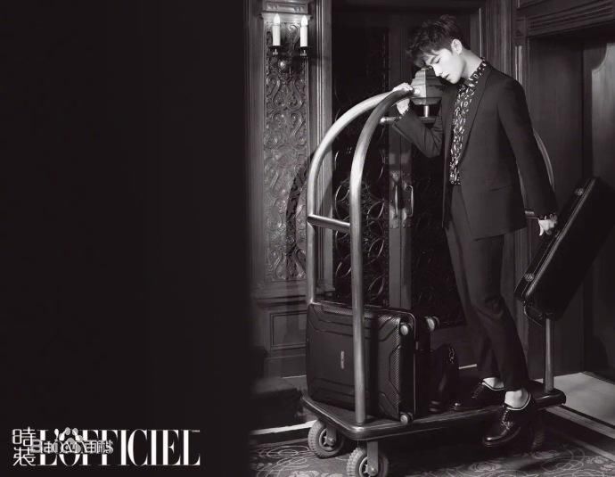 高清吴念真(Wen-ching Wu)在《时装lofficiel》中的图集