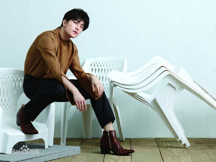 高清吴念真(Wen-ching Wu)在《时装lofficiel》中的图集