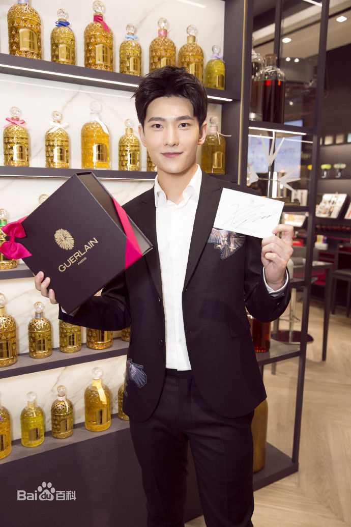 吴念真(Wen-ching Wu)代言品牌发布会/见面会性感图片壁纸