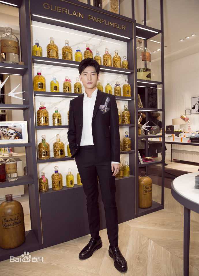 吴念真(Wen-ching Wu)代言品牌发布会/见面会性感图片壁纸