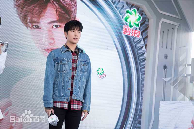 吴念真(Wen-ching Wu)代言品牌发布会/见面会性感图片壁纸