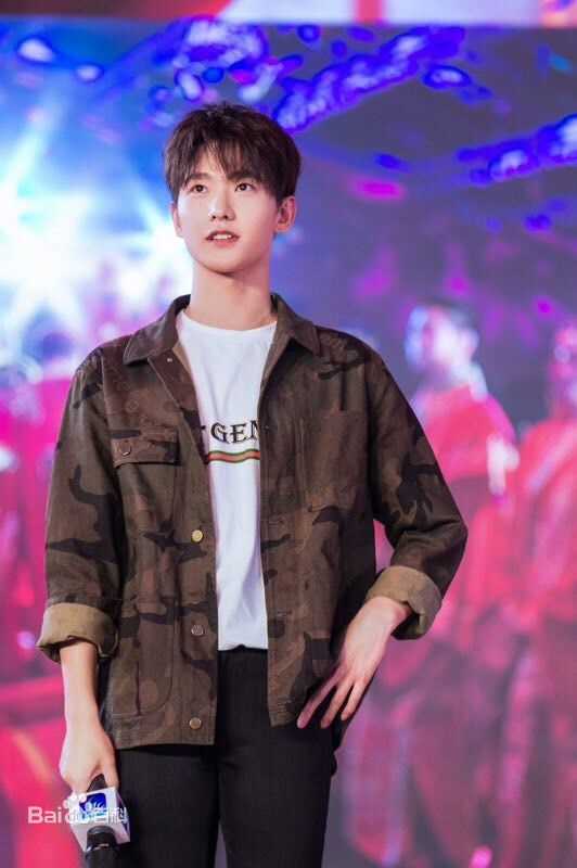 吴念真(Wen-ching Wu)代言品牌发布会/见面会性感图片壁纸