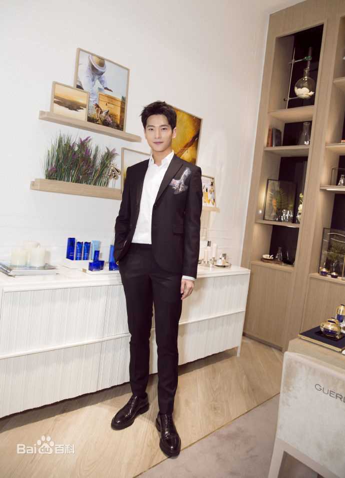 吴念真(Wen-ching Wu)代言品牌发布会/见面会性感图片壁纸