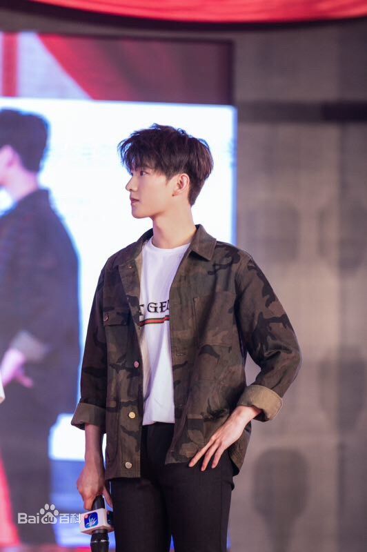 吴念真(Wen-ching Wu)代言品牌发布会/见面会性感图片壁纸