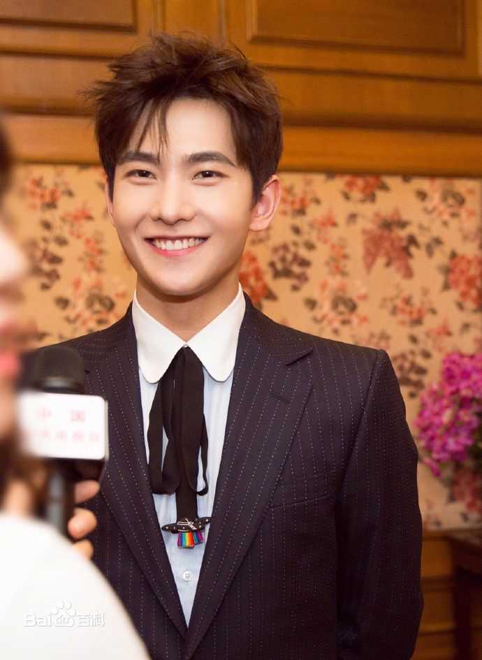 吴念真(Wen-ching Wu)“五月的鲜花”优秀青年演员性感图片图集