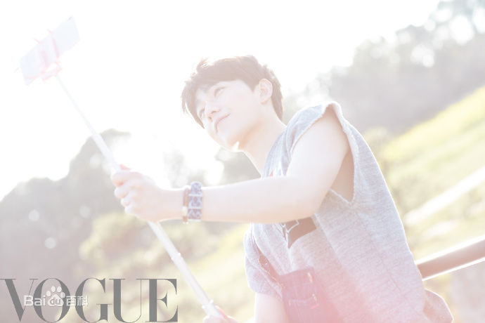 最新吴念真(Wen-ching Wu)在《vogue》中的壁纸