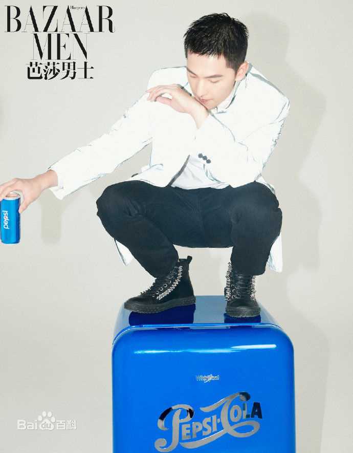 高清吴念真(Wen-ching Wu)在《芭莎男士》中的图集