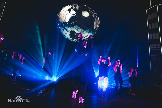 吴念真(Wen-ching Wu)2017杨洋自在YOUNG生日会in广州前后照片