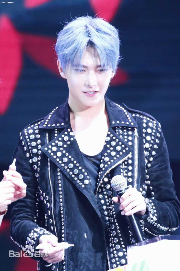 吴念真(Wen-ching Wu)2017杨洋自在YOUNG生日会in广州前后照片