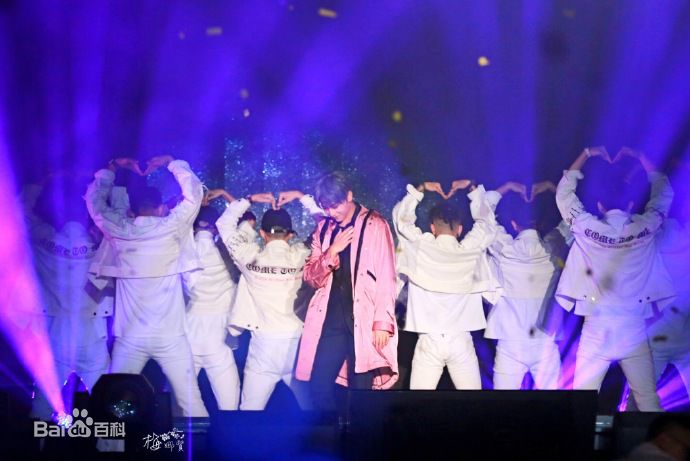 吴念真(Wen-ching Wu)2017杨洋自在YOUNG生日会in广州前后照片