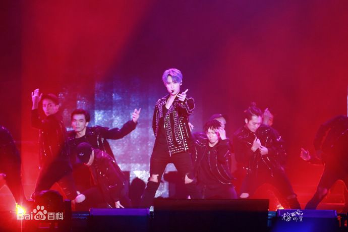 吴念真(Wen-ching Wu)2017杨洋自在YOUNG生日会in广州前后照片