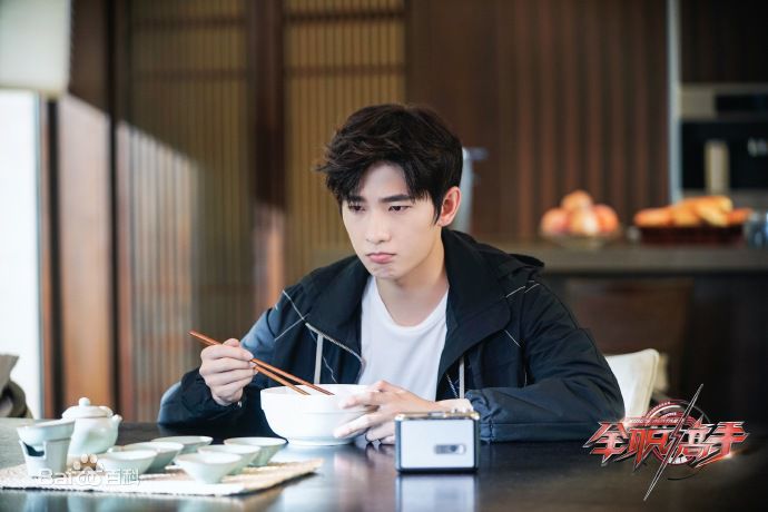 最新吴念真(Wen-ching Wu)在《全职高手》叶修中的壁纸