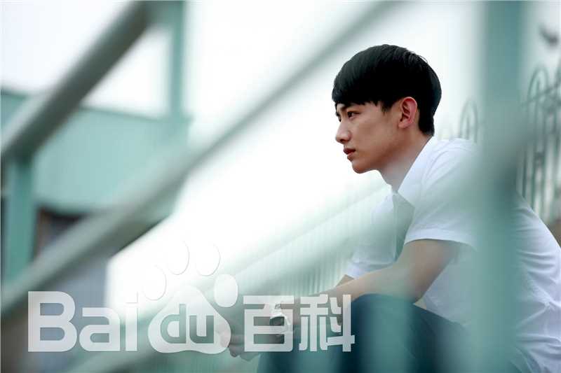 最新白敬亭性感图片