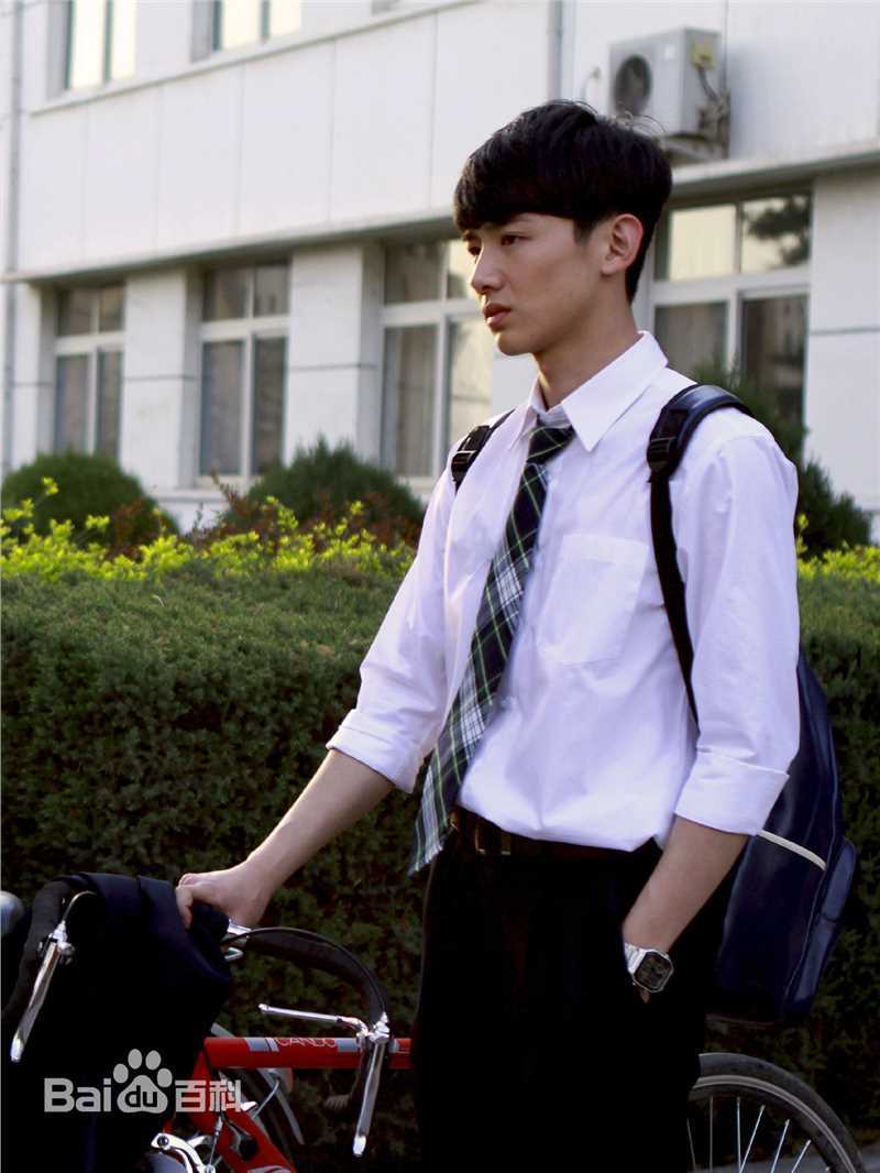 最新白敬亭性感图片