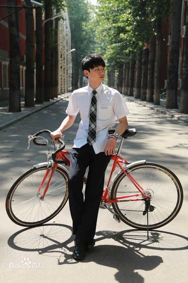 最新白敬亭在《匆匆那年》乔燃中的图集