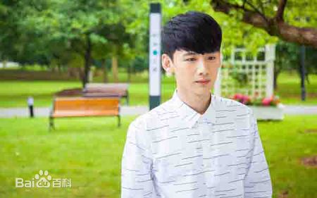 最新白敬亭在《旋风少女》喻初原中的图集