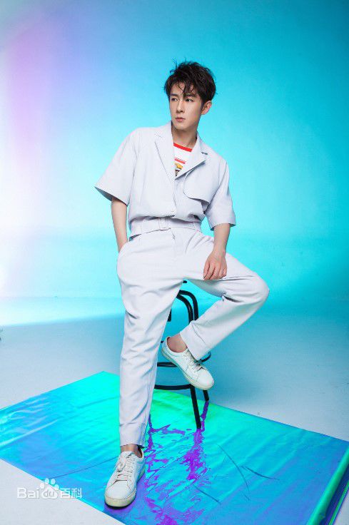 季肖冰杂志娱乐