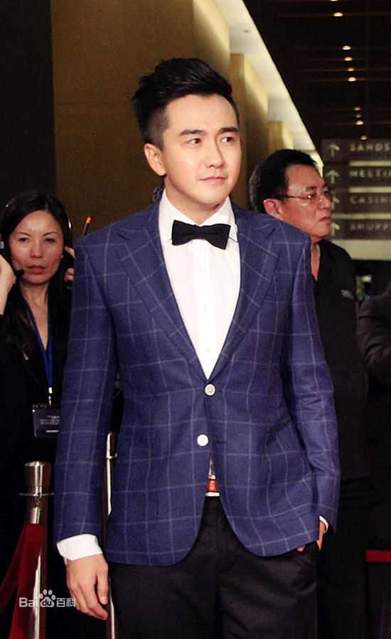 翟天临活动慈善壁纸壁纸