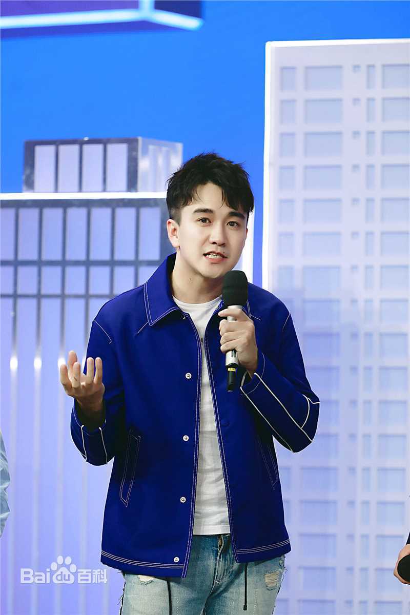 翟天临综艺活动前后照片