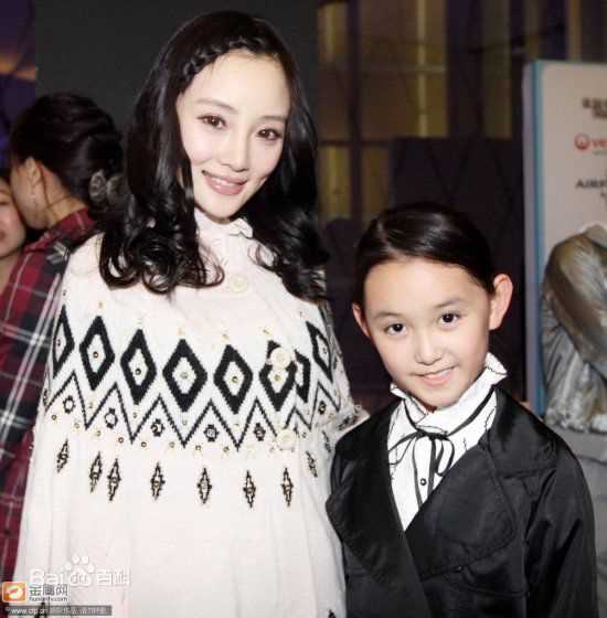 李小璐(Jacqueline Lulu Li/Li XiaoLu)第八届法国电影节开幕式素颜照相册