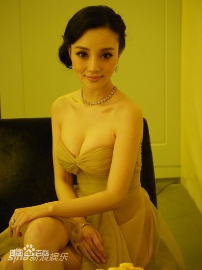 李小璐(Jacqueline Lulu Li/Li XiaoLu)上海Tiffany之行素颜照相册