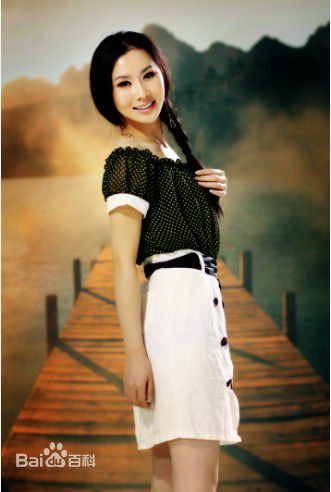 最新石天琦性感图片