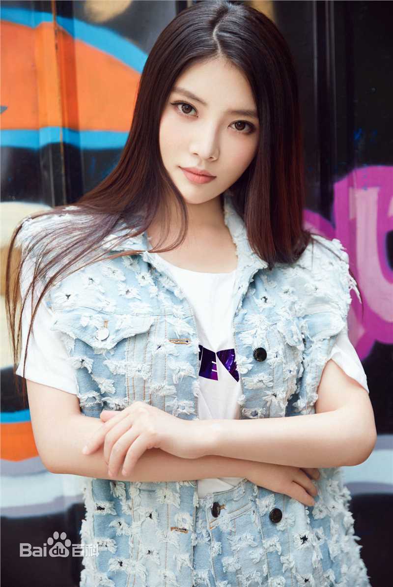 最全徐冬冬(Raquel)在《我们的街拍时刻》中的壁纸