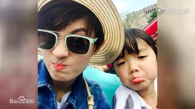 孙俪(Sun Li)与孩子们生活照