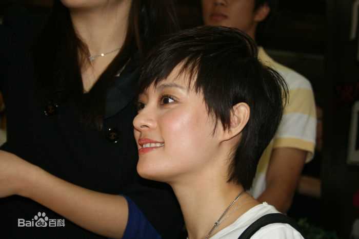 最全孙俪(Sun Li)在《带我回家》签售中的壁纸