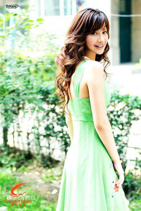 杨雪宣传照壁纸壁纸