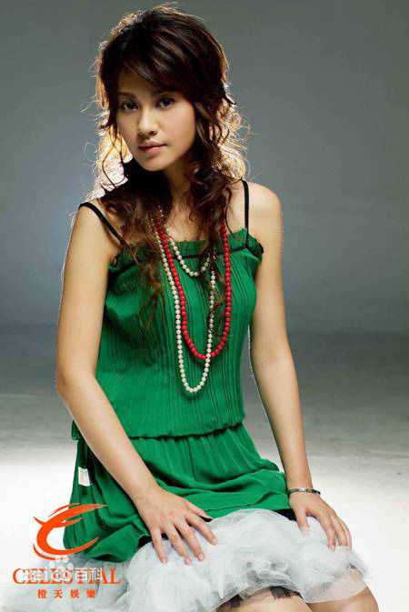 杨雪宣传照壁纸壁纸