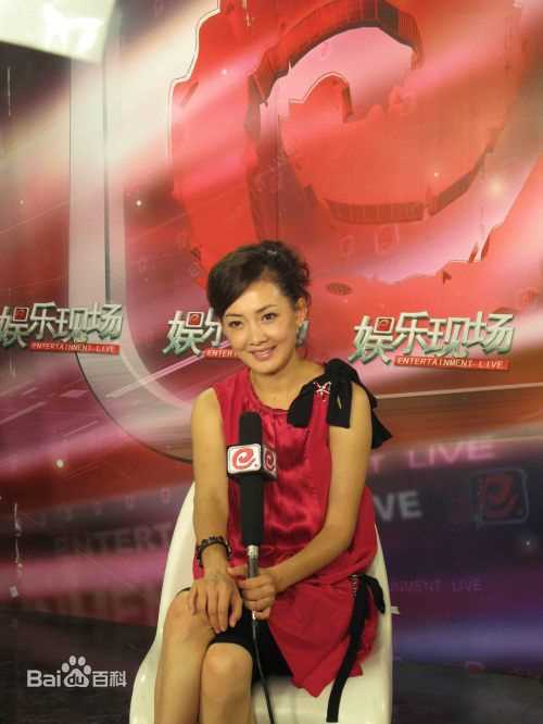 牛莉活动照性感图片壁纸