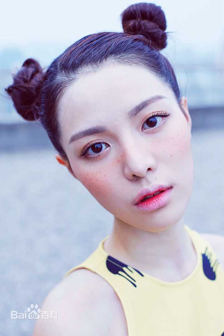 钟楚曦(Elaine Zhong)最新三图集