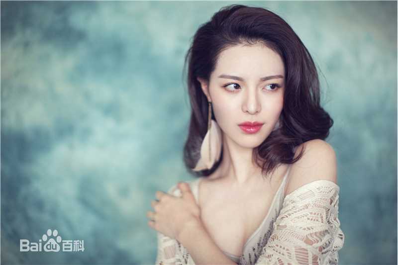 钟楚曦(Elaine Zhong)最新三图集