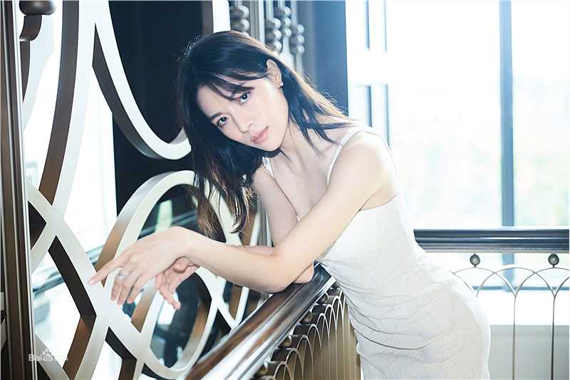 钟楚曦(Elaine Zhong)最新三图集