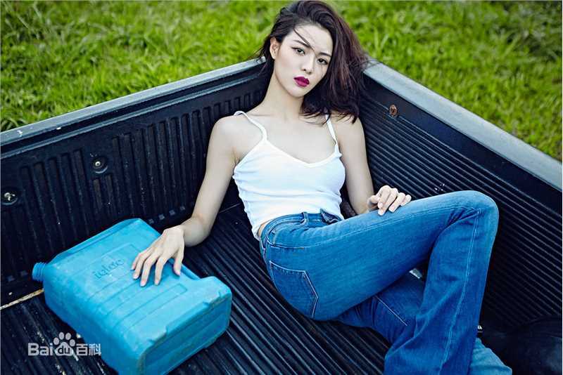 钟楚曦(Elaine Zhong)最新三图集