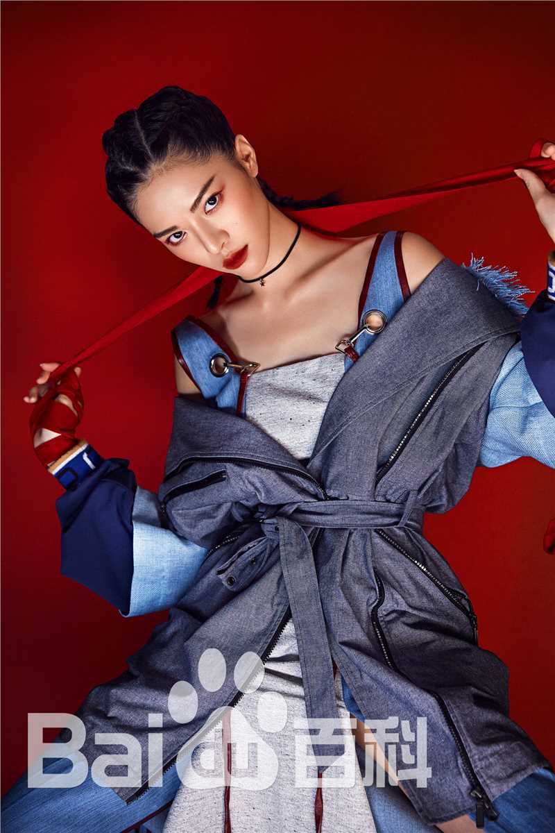 钟楚曦(Elaine Zhong)最新三图集