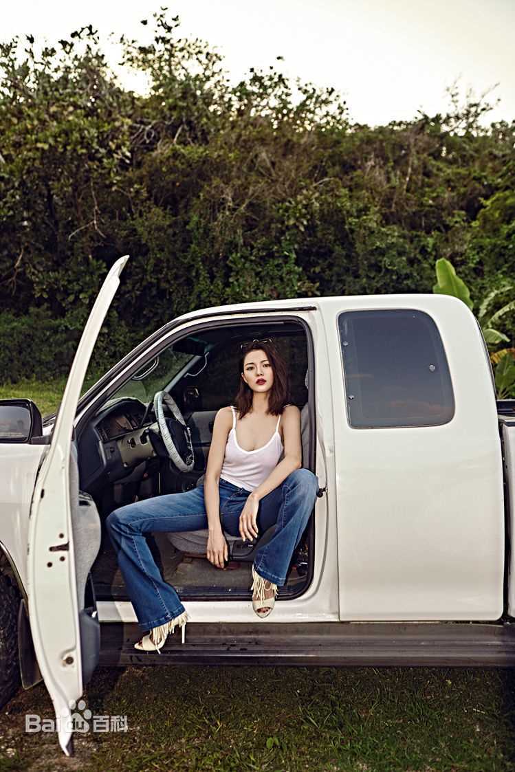 钟楚曦(Elaine Zhong)最新三图集